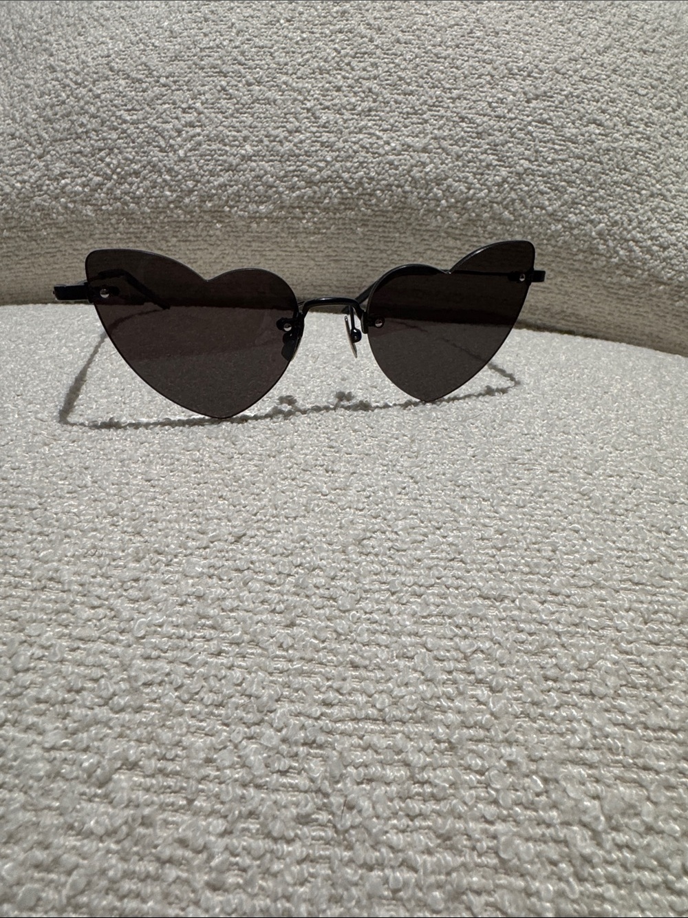 Heart-Shaped Black Sunglasses – Women's Trendy Shades